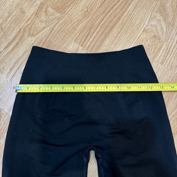 Alphalete amplify shorts - Picture 3 of 5